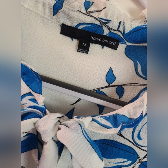 Harve Benard White Blue Leaf Semi Sheer Sleevless Ruffled Collar Top Size M - Picture 7 of 8